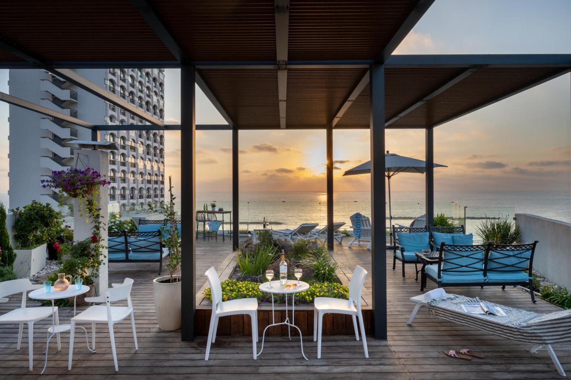Maxim Design Hotel 3 Star Superior Tel Aviv Exterior photo